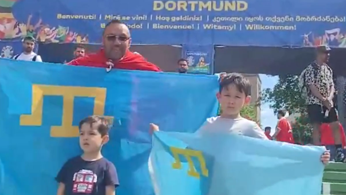 Kırım Tatar Milli Bayrak Günü kutlandı