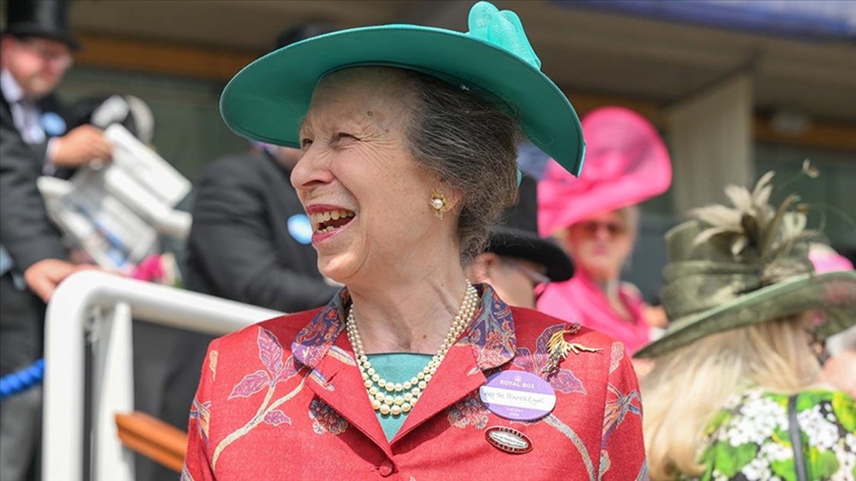 Kral Charles'ın kardeşi Prenses Anne'den kötü haber: Hafızasını kaybetti