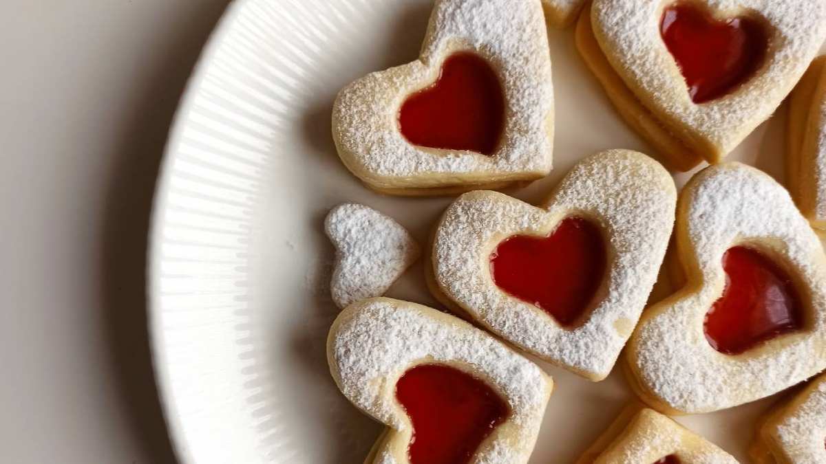 Kokusu sokak başından alınıyor, kapınız peş peşe çalıyor! Şef Arda Türkmen’den efsaneleşmiş marmelatlı kurabiye tarifi…