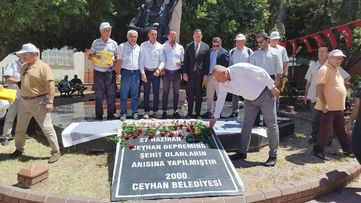 -Ceyhan Belediyesi, 'Ceyhan Deprem'inde' hayatını kaybeden vatandaşları andı