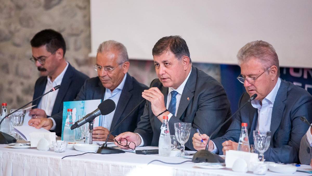 Tugay: Orta gelir grubuna hitap eden mütevazı konutlara ihtiyacımız var