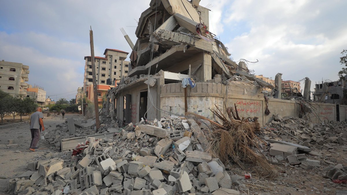 İsrail ordusu Refah'ta Filistinlilerin çadırlarını bombaladı: 11 ölü, 40 yaralı