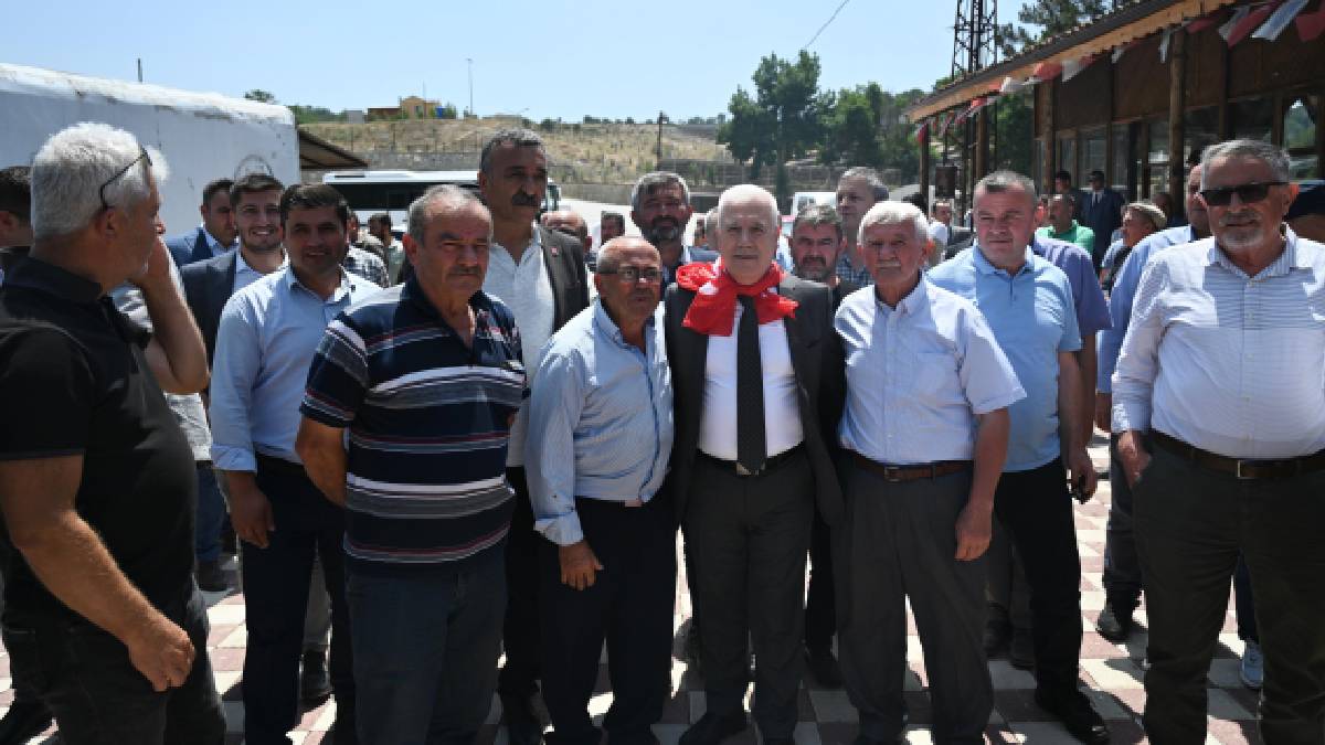 Başkan Bozbey makamını Büyükorhan’a taşıdı