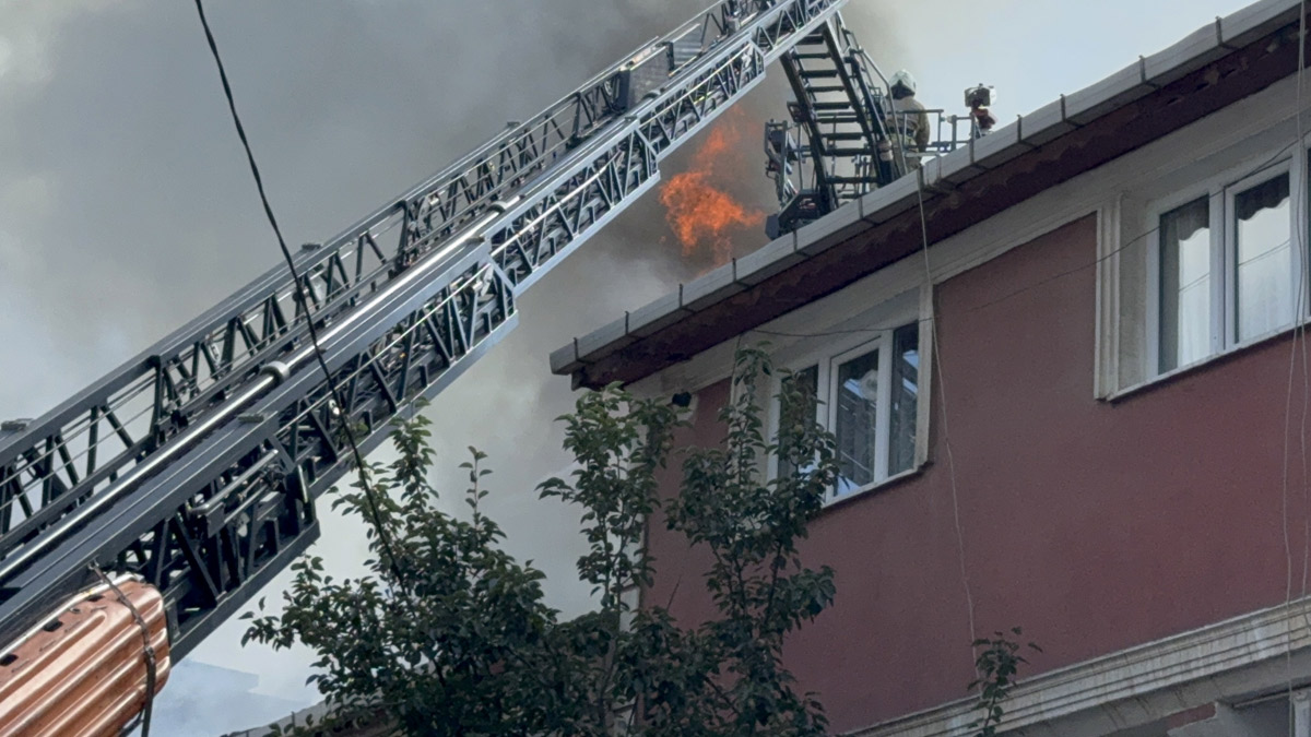 Tuzla'da tadilat sırasında yangın