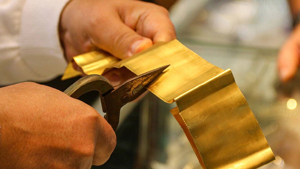 Yarından itibaren geçerli olacak: Kuyumculardan kesme altın hamlesi