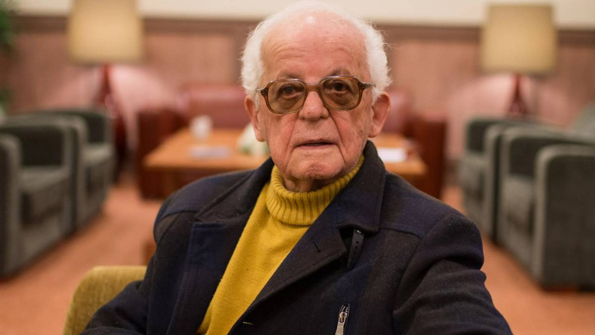 Usta edebiyatçı İrfan Yalçın hayatını kaybetti