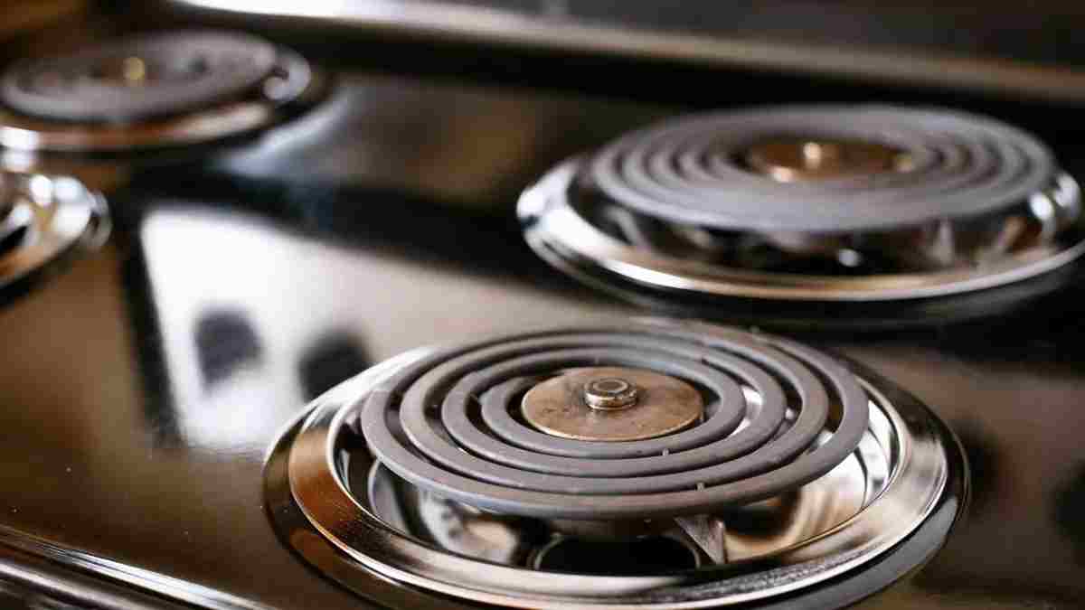 Ocak gözlerini pırıl pırıl yapıyor! Yağları su gibi akıtan yöntem, bunu bilen kimyasala elini sürmüyor