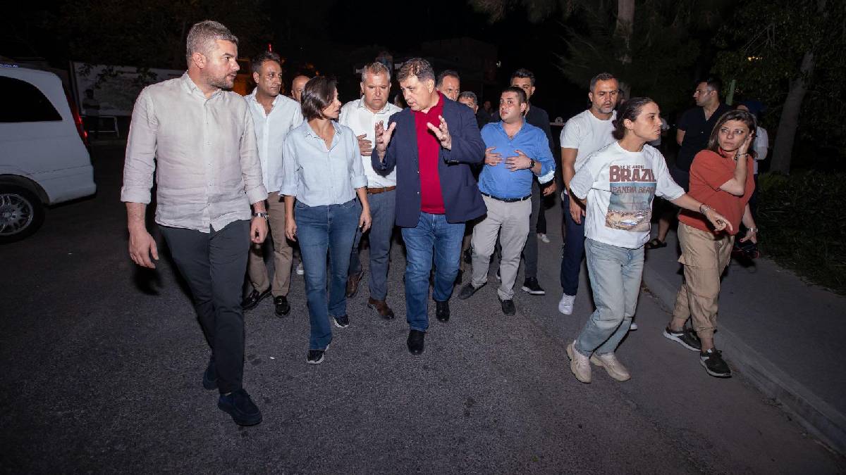 Başkan Tugay, Selçuk'ta yangın bölgesinde incelemelerde bulundu