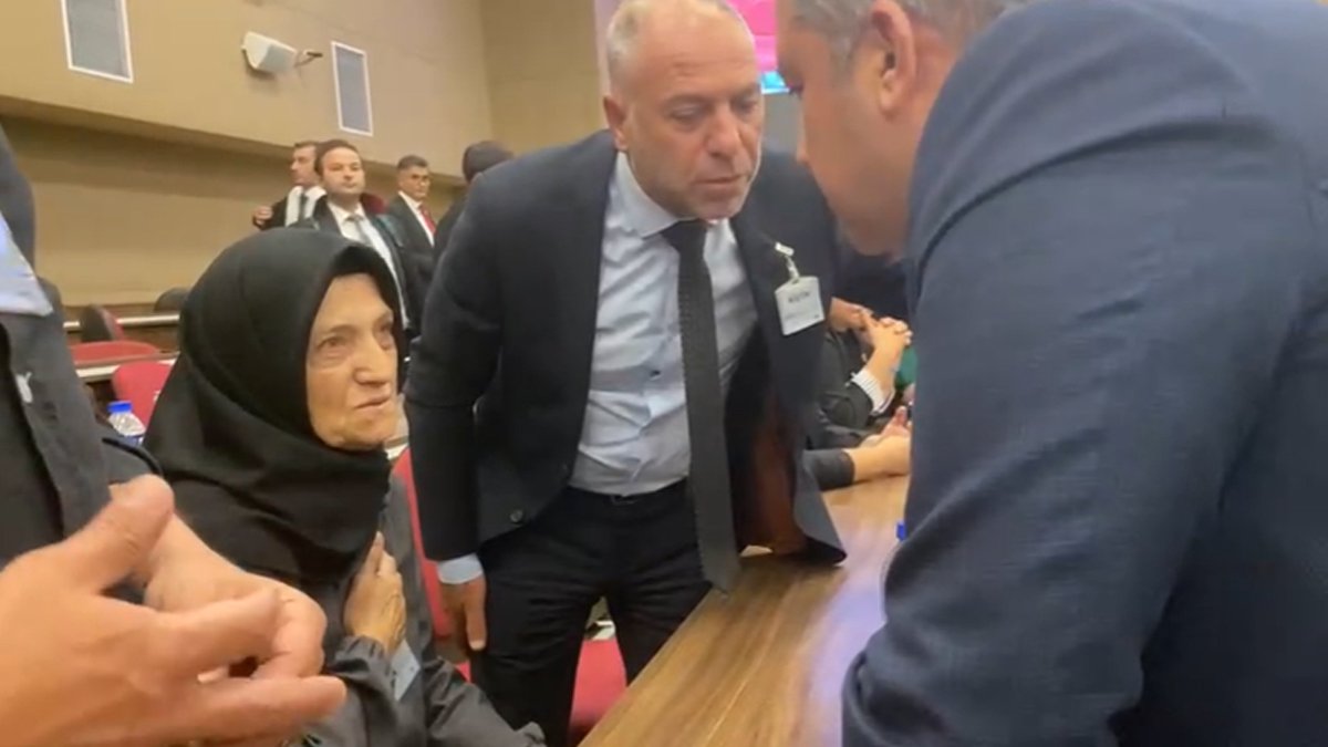 Gelecek Partili İsa Mesih Şahin'den Sinan Ateş'in annesine destek: Hak yerini bulacak inşallah