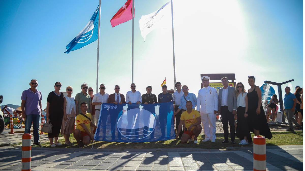 Öğretmenler Mahallesi Plajı'nda Mavİ Bayrak töreni gerçekleşti