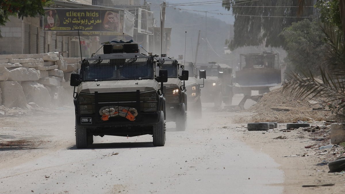 İsrail'in zulmü katlanıyor: Batı Şeria'da en az 22 Filistinli gözaltına alındı