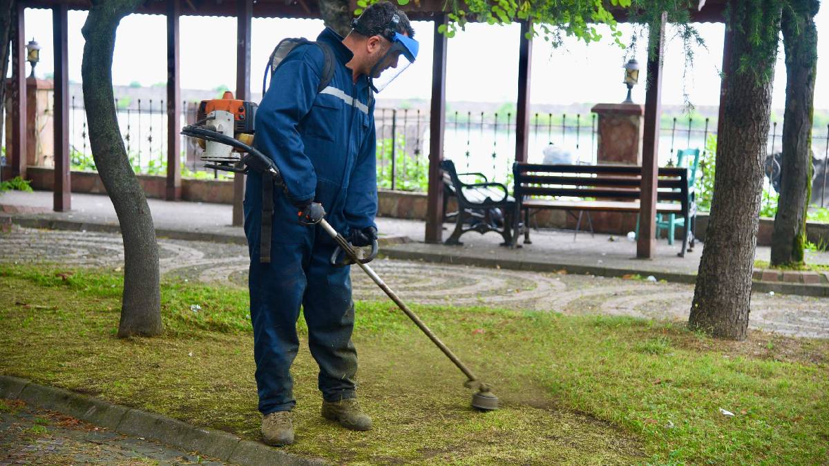 Tarihi Taşbaşı Parkında bakım ve temizlik çalışması