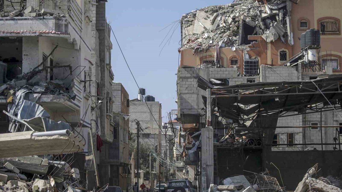 Gazze'de can kaybı 37 bin 925'e yükseldi