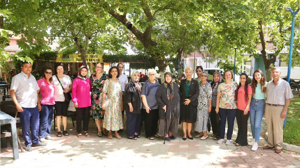 Burhaniye'de kadınlar buluşması gerçekleşti