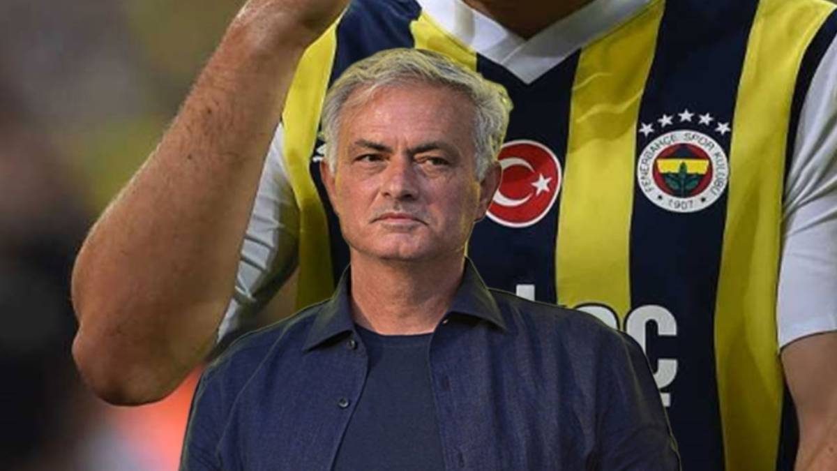 Fenerbahçe'de deprem üstüne deprem! Mourinho 20 milyon euroluk yıldızı tek kalemde sildi. Arkadaşlarıyla vedalaştı gidiyor