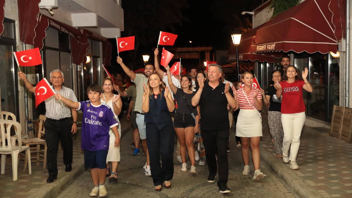 Güzelbahçe’de Milli Coşku