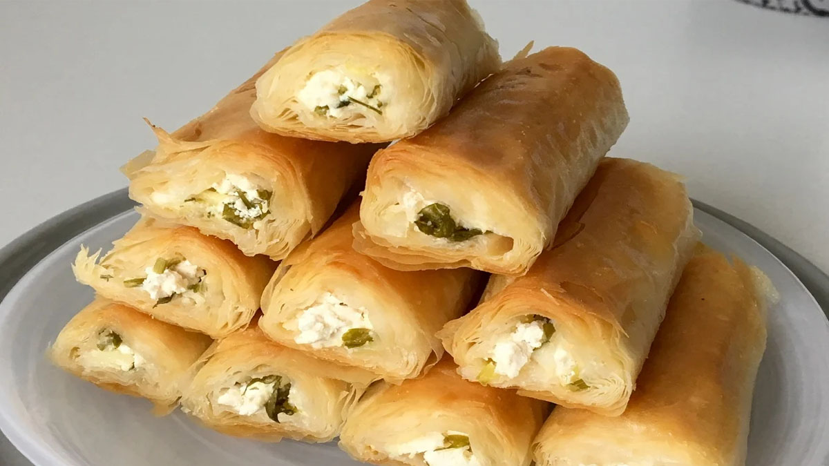 Börekçi açtıracak tarif! Baklava yufkasından  yapılıyor, çıtır çıtır yeniliyor: Lezzeti el açması tadında