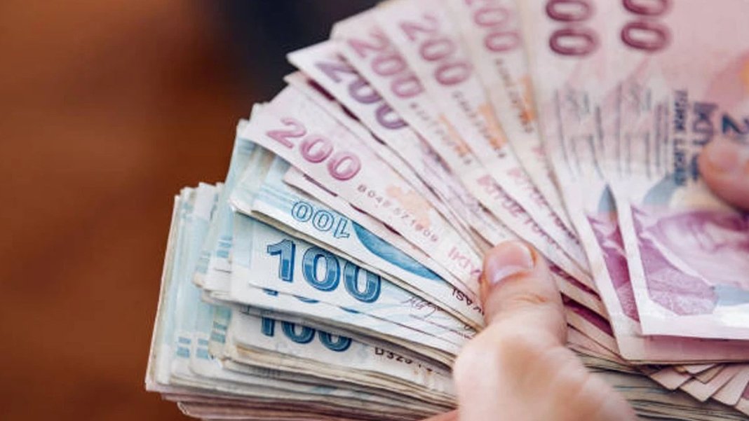 Emekli ve memurun zamlı maaşı hesaplara ne zaman yatacak? Memura yüzde 19,31 emekliye yüzde 24,73...