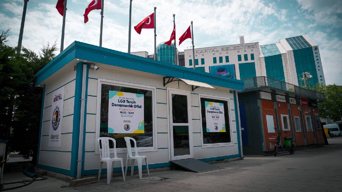 Kartal Belediyesi LGS tercihinde öğrencileri yine yalnız bırakmadı