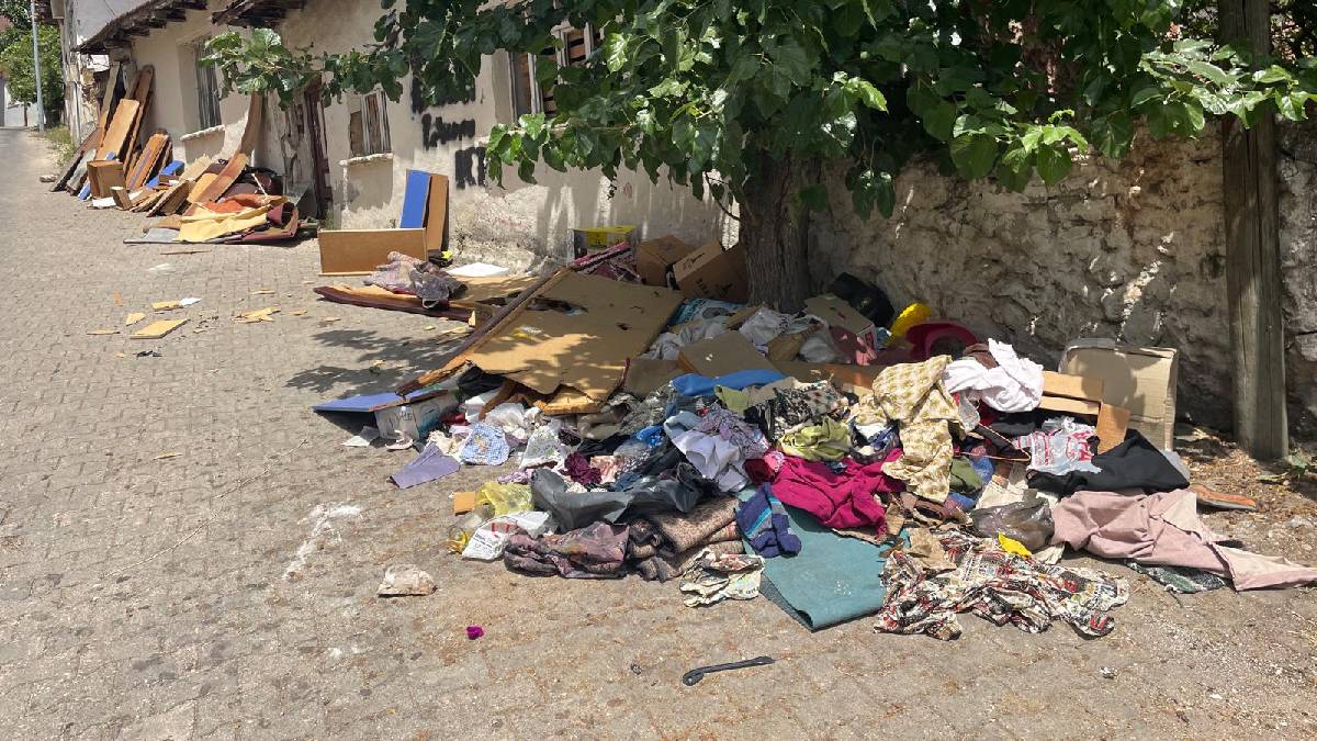 Çöp ev temizlenerek ev sahibine ceza işlemi uygulandı