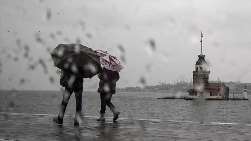 AKOM saat vererek uyardı: İstanbul'a sağanak geliyor