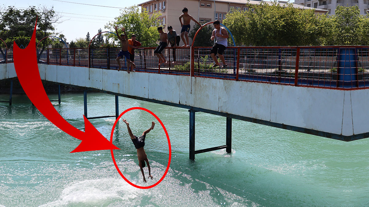 O kentte yüzmeye çalışanları dövüyorlar! 'Neden' diye sorunca o çarpıcı yanıtı verdiler