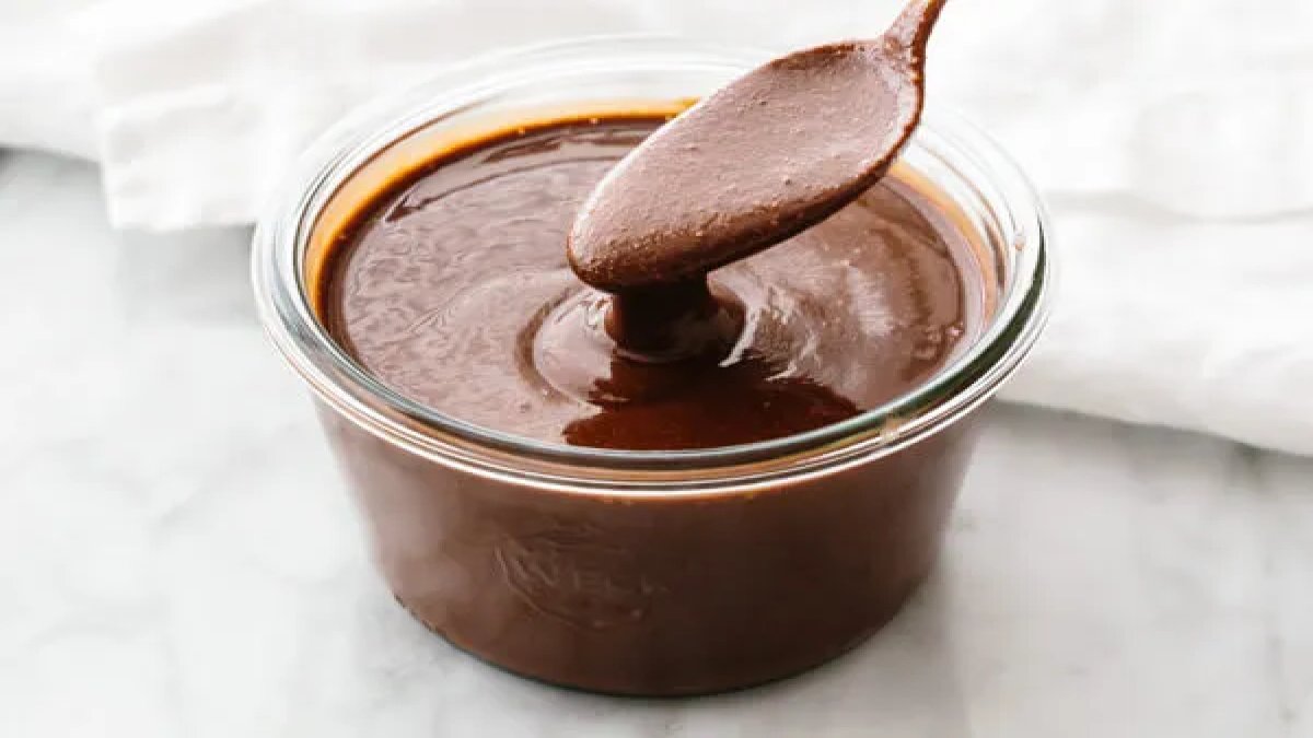 Tadını orijinalinden ayırt edemeyecekler! En yakın nutella tarifi: Para dökmeye son