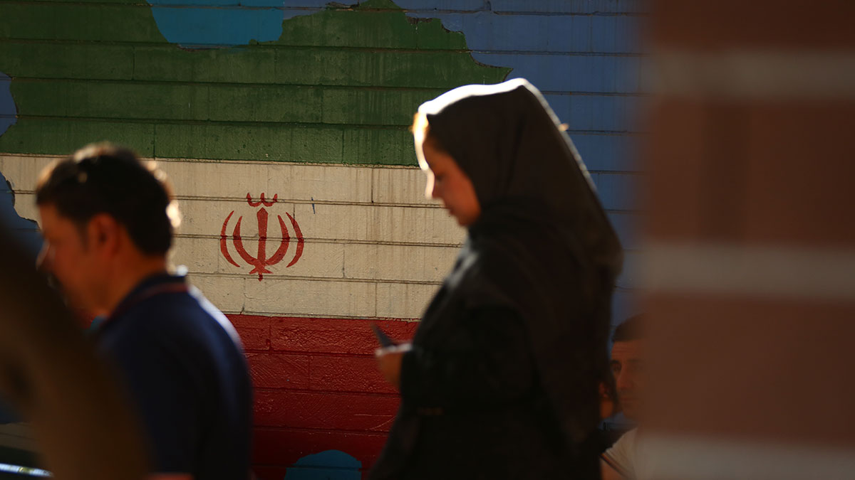 İran'daki seçimde oy verme süresi üçüncü defa uzatıldı