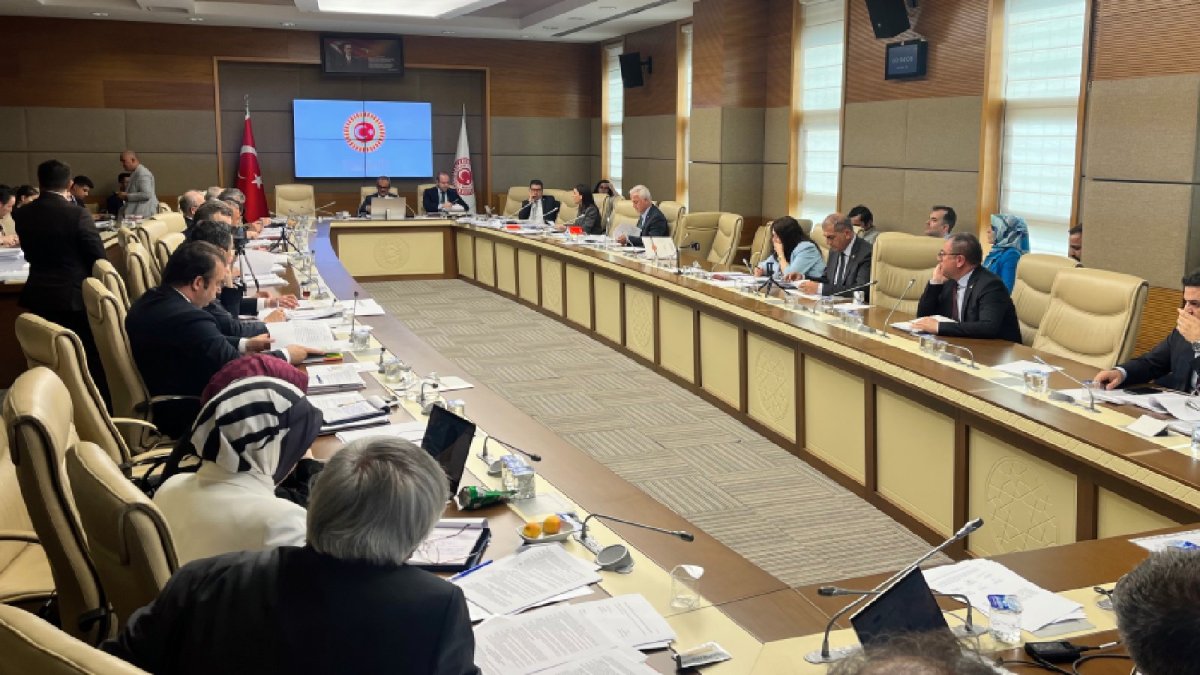 CHP'den öğretmenlik meslek kanunu teklifine tepki: Atatürksüzleştirme çabası var