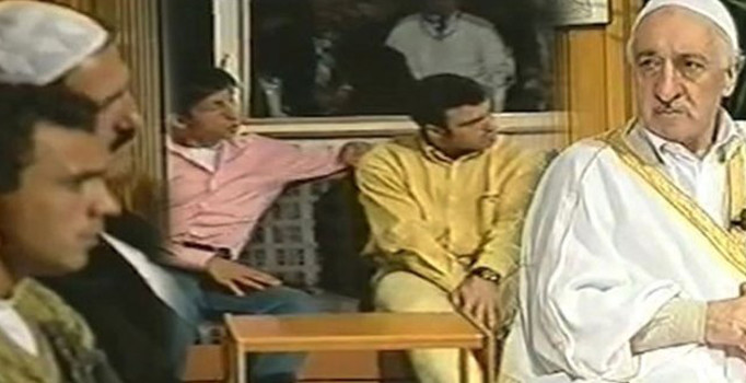 Fetullah Gülen'in eski milli futbolcularla sohbet görüntüleri ortaya çıktı