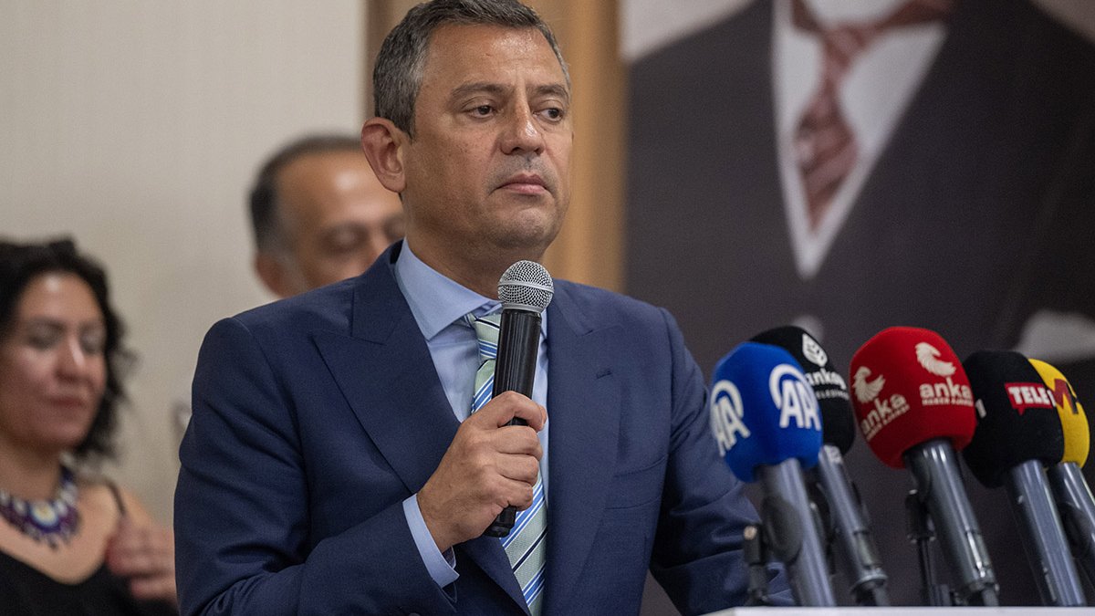 Özel'den Avrupa'ya 'sağ popülizm' mesajı: Daha dirençli ve örgütlü bir siyaset...