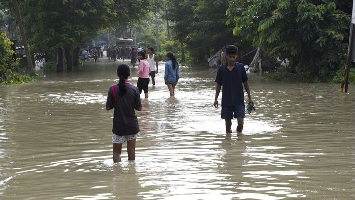 Hindistan'da sel 58 can aldı