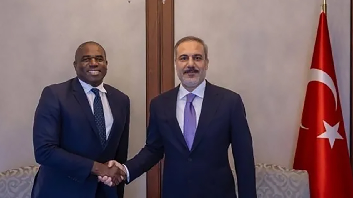 Bakan Fidan, İngiltere Dışişleri Bakanı Lammy ile görüştü