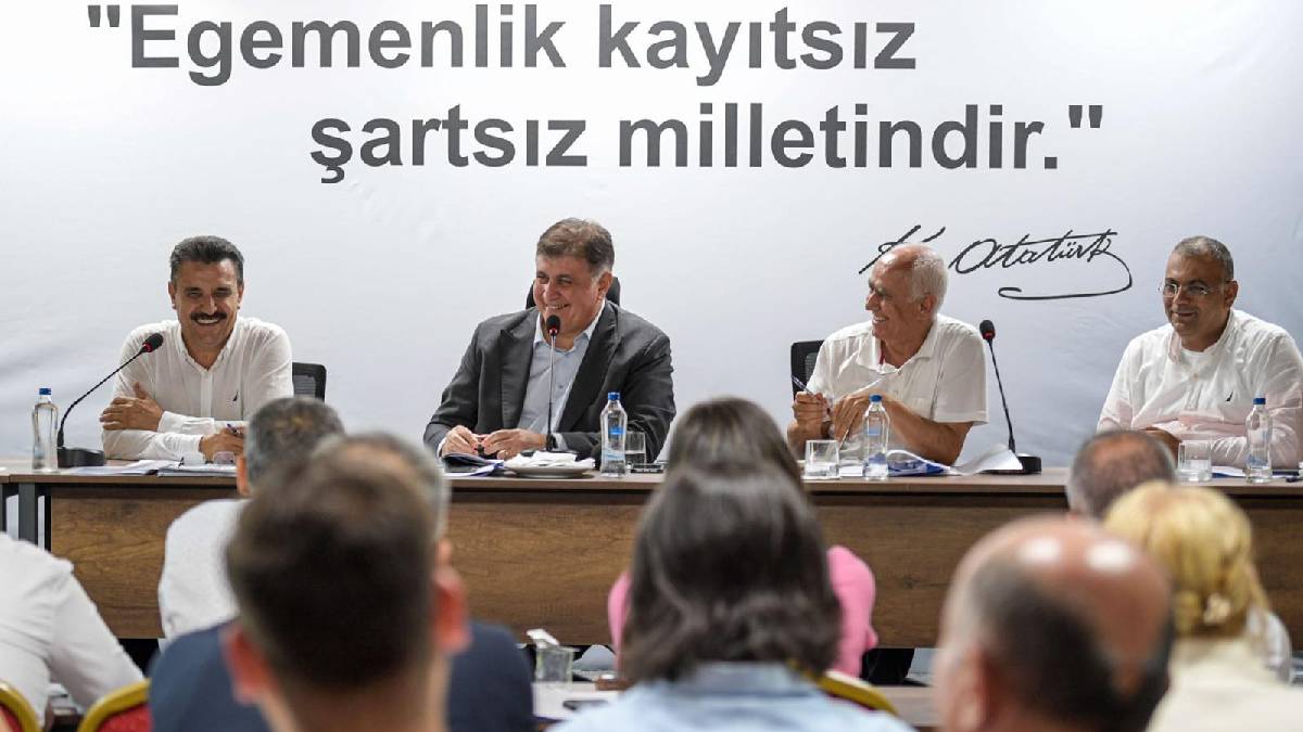 Başkan Tugay: Amacımız günü kurtarmak değil