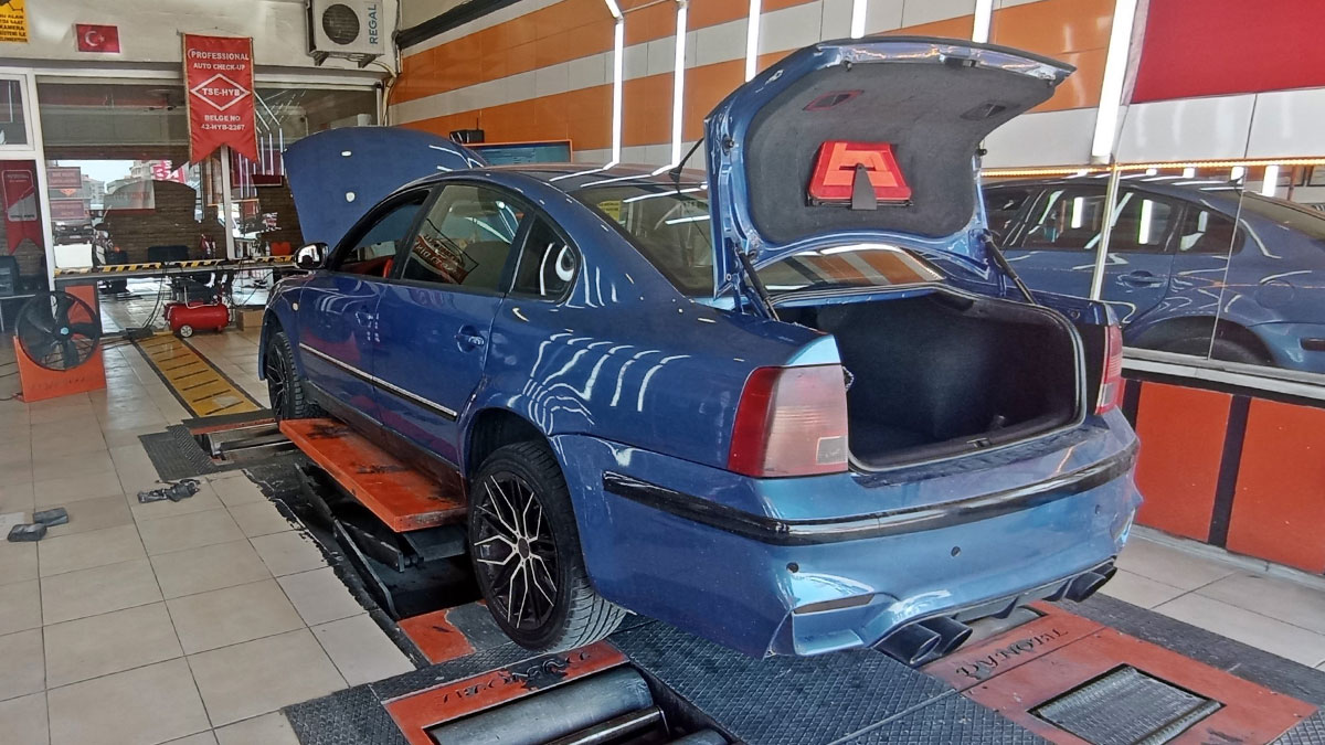 'Sadece iki parça değişeni var' dedikleri araba meğer araba değilmiş! Bu kadarına da pes artık...