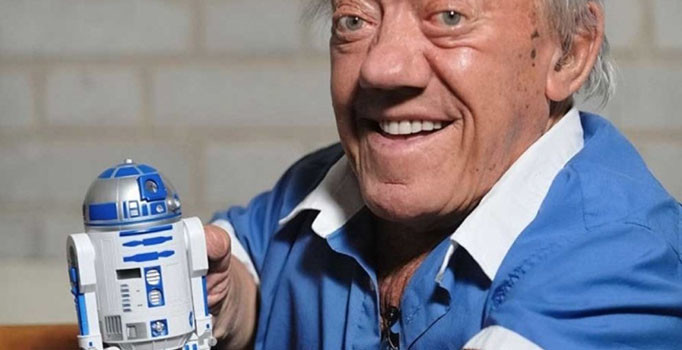 Star Wars'da R2-D2'ya hayat veren aktör Kenny Baker yaşamını yitirdi - Kenny Baker kimdir?