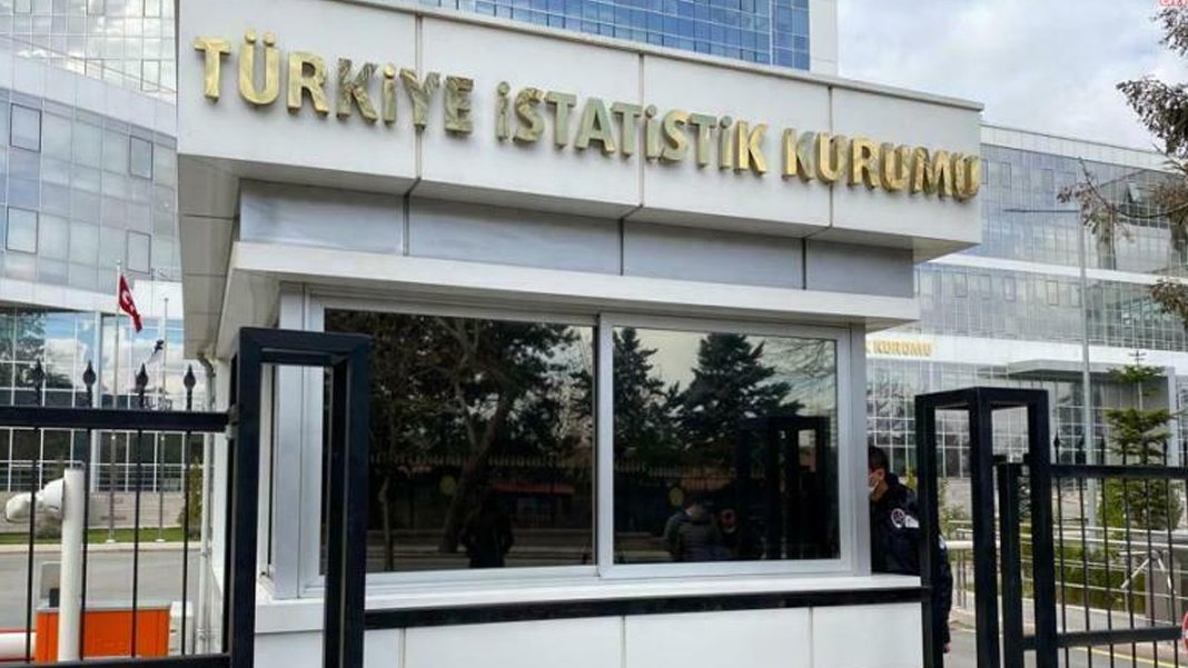 Eleştirilerin odağındaki TÜİK'in iki yıl sonra açıkladığı liste artık yok! Enflasyon sepeti verilerini kaldırdı