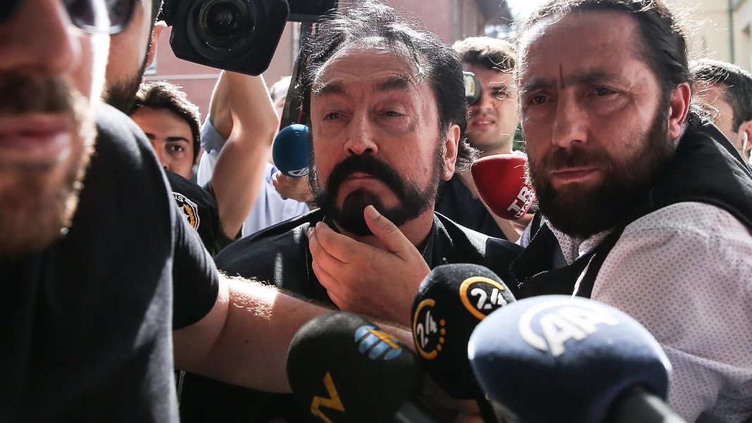 Yargıtay'dan Adnan Oktar Davası kararı: 8 bin 658 yıl hapis cezası