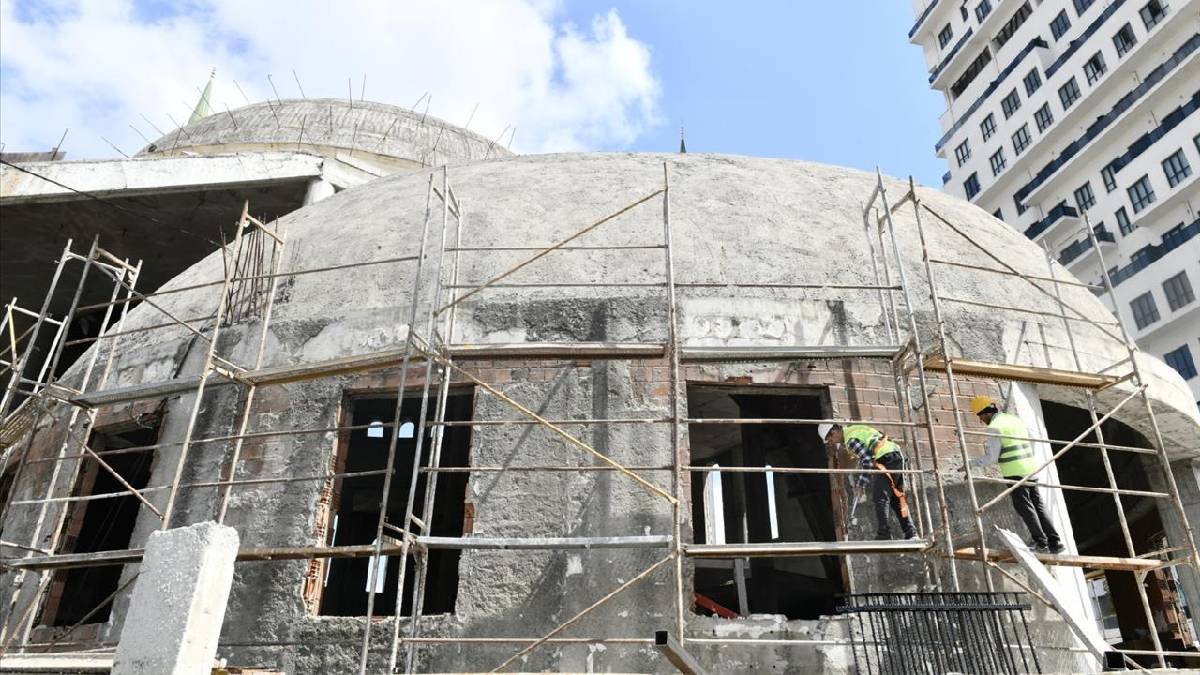 Esenyurt’ta yarım kalan projeler tamamlanıyor