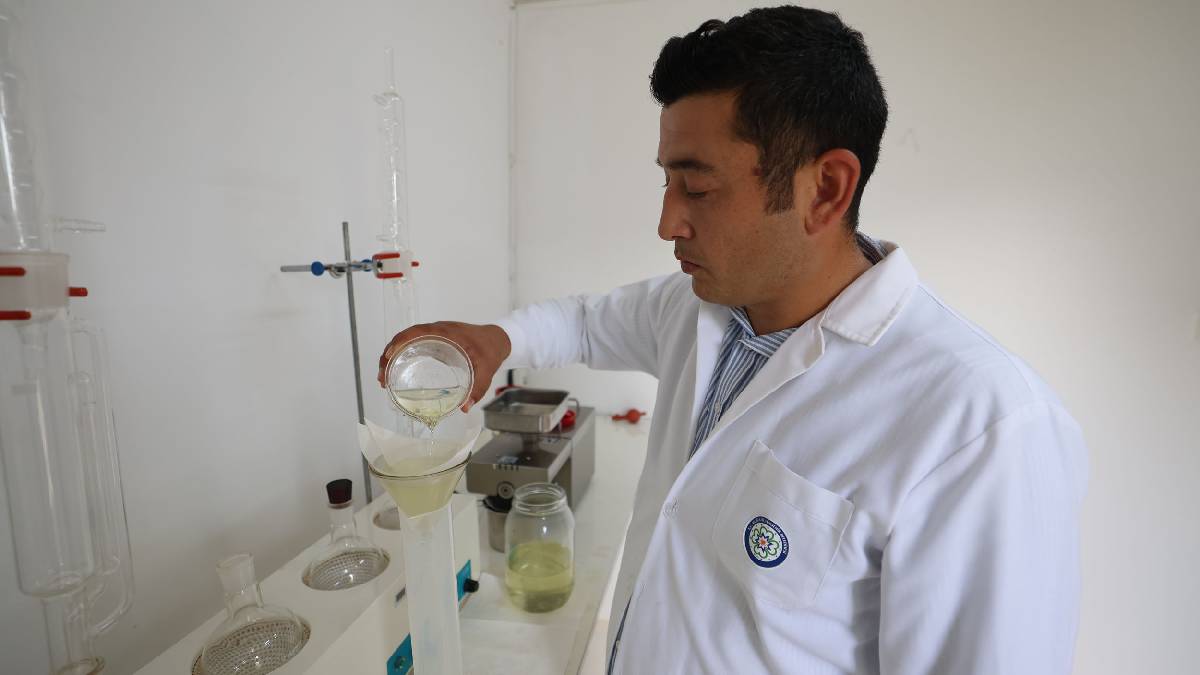 Büyükşehir Distilasyon Tesisi çalışıyor, üretici kazanıyor