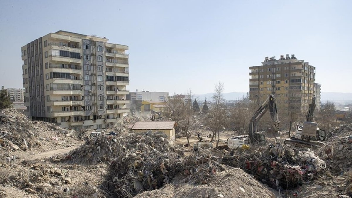 68 kişiye mezar olmuştu, Ebrar Sitesi davasında iki sanık için tahliye kararı: 'Ailem bu travmayı atlatamıyor'