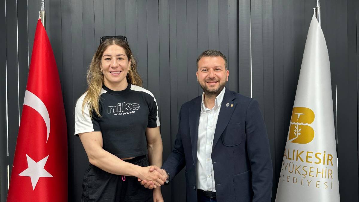 Büyükşehir’den Milli Sporculara destek