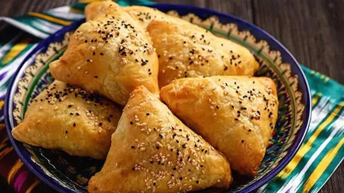 Börek sevmeyen bile bayılacak! Zonguldaklı hanımlar bu şekilde yapıyor! 5 dakikada pişip sofrada yerini alıyor