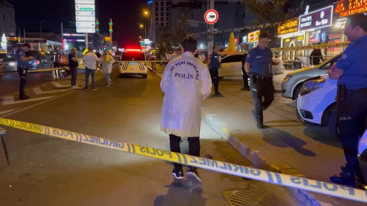 Esenyurt'ta restorana kurşun yağdırdılar: Yoldan geçen kişi hayatını kaybetti
