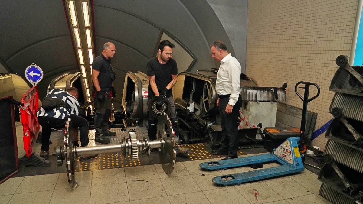 Metronun yürüyen merdivenlerinde geniş kapsamlı bakım çalışması