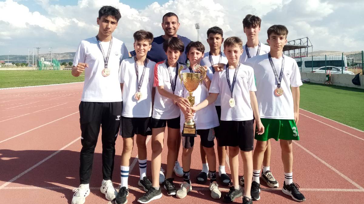 Karşıyaka’nın atletizm takımı Türkiye şampiyonu!