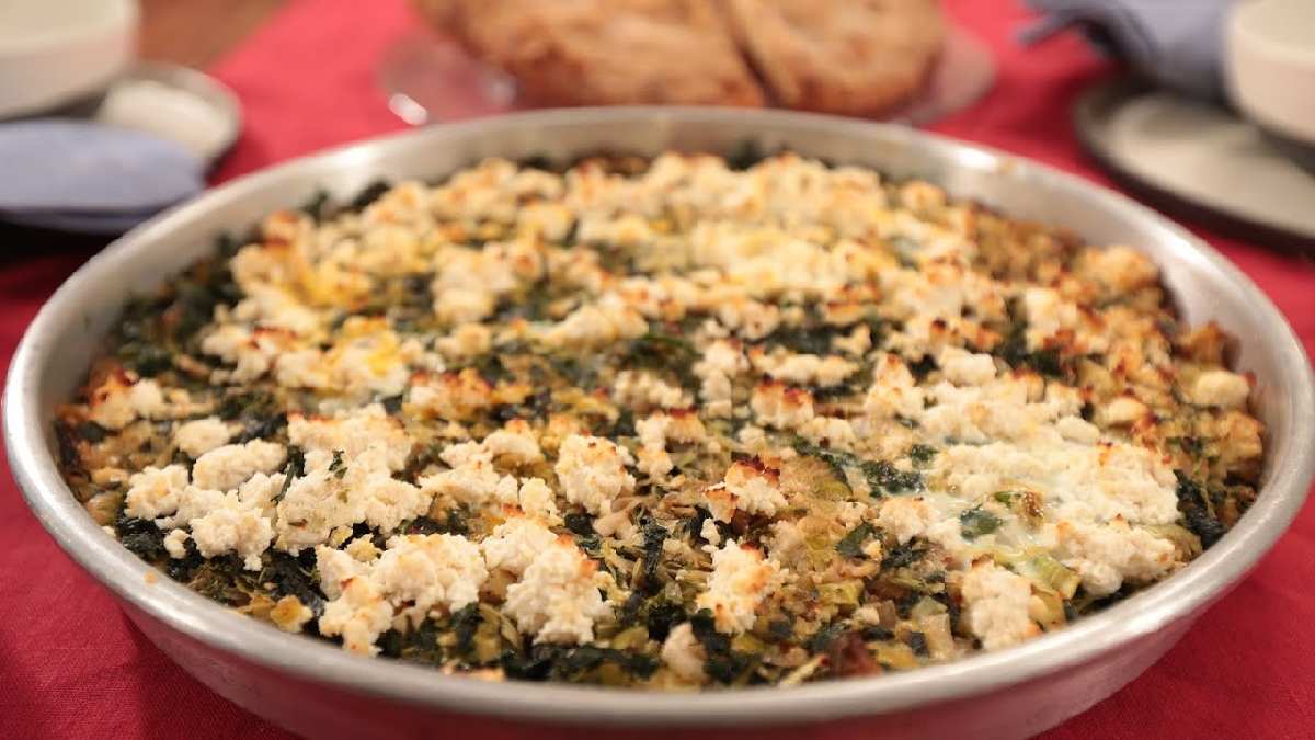 Sadece Trakya'da biliniyor! Adına ‘Çıplak’ deniyor, börek gibi görünüyor ama hamura el değilmiyor