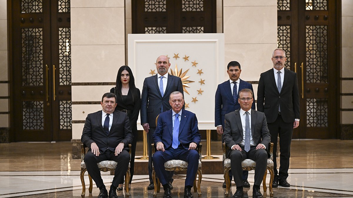 Büyükelçilerden Erdoğan'a güven mektubu