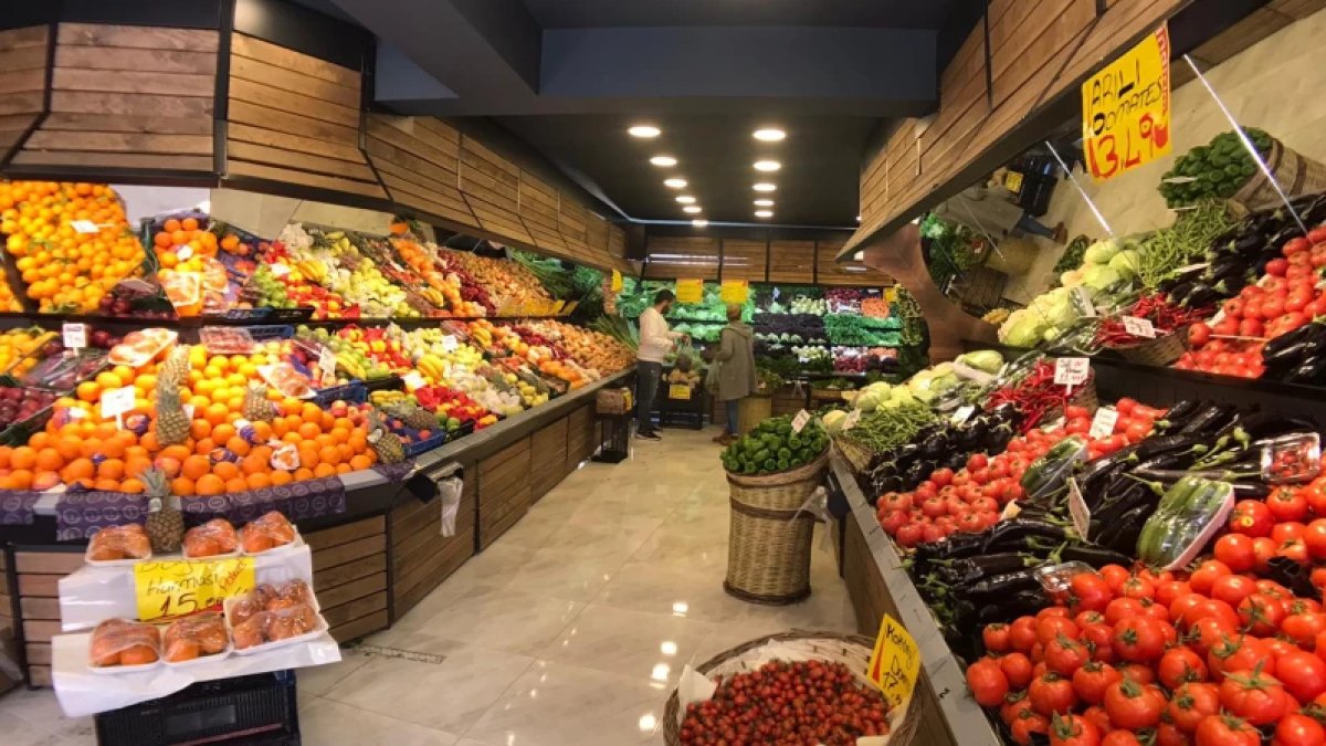 Marketten aldığı eriği sıcak suya koyunca şok oldu! Faydalı diye zehir yiyormuşuz, böyle ortaya çıktı