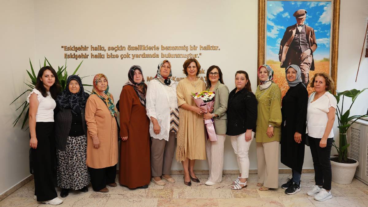 Esentepeli kadınlardan Ünlüce’ye tatlı ziyaret